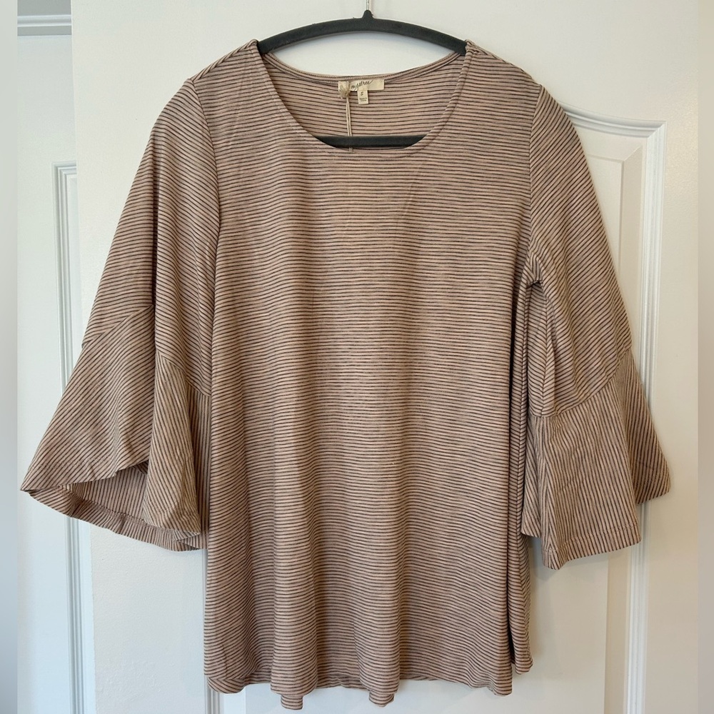 NWT Mystree Striped 3/4 Sleeve Bell Sleeve Top